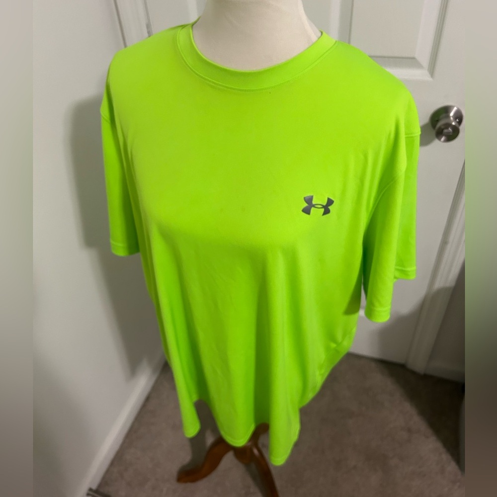 Under Armour Men's Neon Green T-Shirt
-Dri-Fit